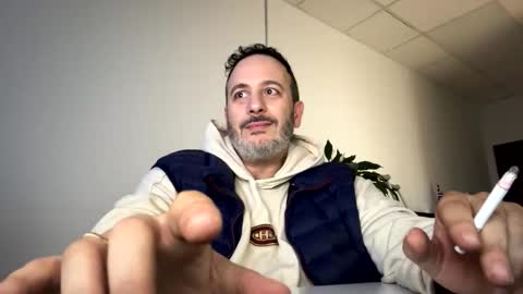 Snapshot of nassobout chatting on 18, 4, 2026 nassobout online show from 18, 4, 2026