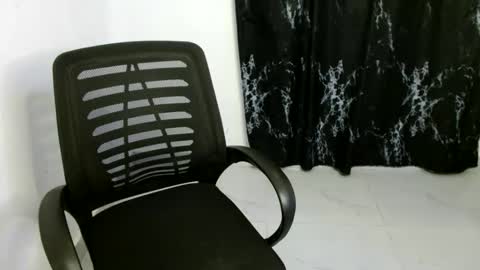 Mila online show from 11, 4, 2026