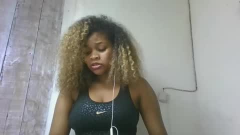 Snapshot of natachazz chatting on 9, 4, 2026 natachazz online show from 9, 4, 2026