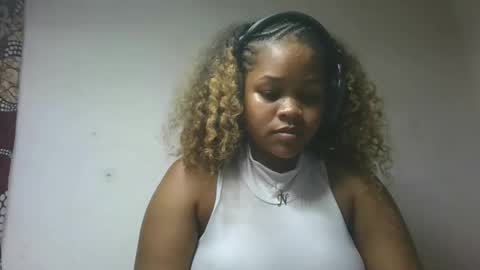 Snapshot of natachazz chatting on 2, 5, 2026 natachazz online show from 2, 5, 2026