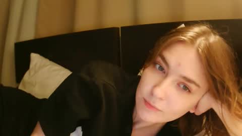 Snapshot of natali_bright chatting on 16, 4, 2026 natali bright online show from 16, 4, 2026