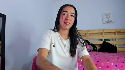 Snapshot of natalia54_ chatting on 1, 10, 2025 NATI  online show from 1, 10, 2025