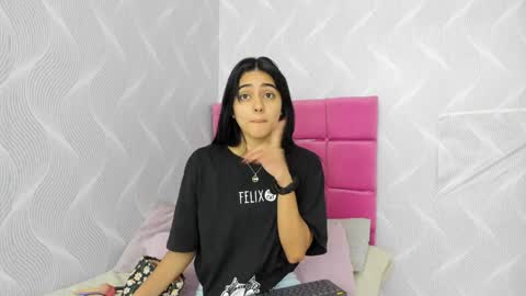 Snapshot of natalia_aguirre chatting on 5, 1, 2025 Naty online show from 5, 1, 2025
