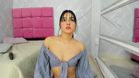 Snapshot of natalia_aguirre chatting on 10, 1, 2025 Naty online show from 10, 1, 2025