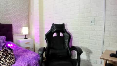 Snapshot of natalia_kiss01 chatting on 3, 2, 2026 Natalia Kiss online show from 3, 2, 2026