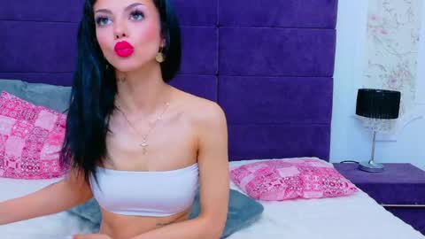 Snapshot of nataliacroft chatting on 15, 4, 2026 nataliacroft online show from 15, 4, 2026