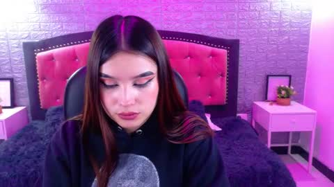 natalie  online show from 4, 11, 2025