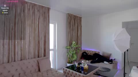 Snapshot of nataliepiercee chatting on 5, 4, 2026 NataliePierce online show from 5, 4, 2026