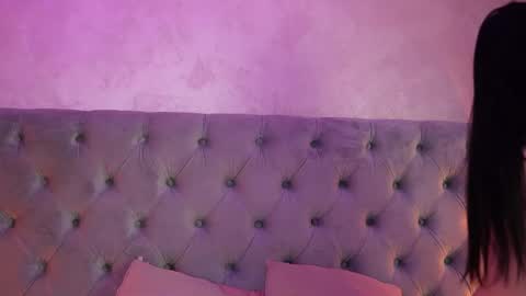 Snapshot of natalieshaw chatting on 8, 11, 2025 Natalie online show from 8, 11, 2025