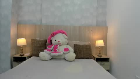 Nataly Calderon online show from 9, 3, 2025