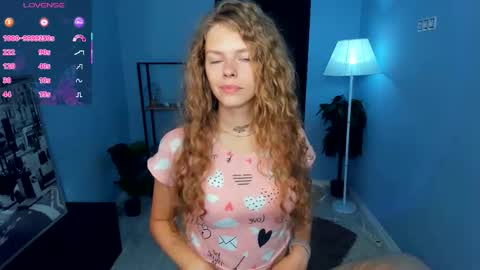 Snapshot of nataly_hello chatting on 9, 9, 2025 Natalie online show from 9, 9, 2025