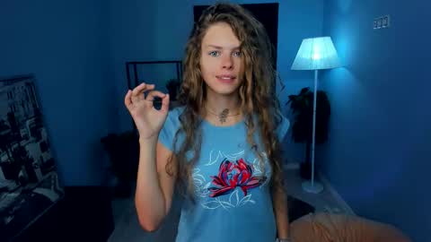 Snapshot of nataly_hello chatting on 17, 9, 2025 Natalie online show from 17, 9, 2025