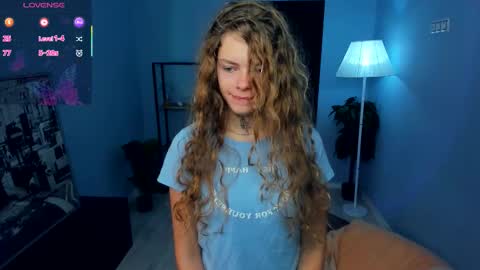 Snapshot of nataly_hello chatting on 28, 9, 2025 Natalie online show from 28, 9, 2025