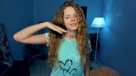 Snapshot of nataly_hello chatting on 19, 10, 2025 Natalie online show from 19, 10, 2025