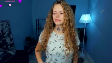 Snapshot of nataly_hello chatting on 20, 10, 2025 Natalie online show from 20, 10, 2025