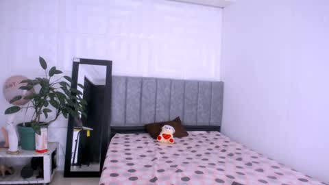 Snapshot of nataly_mcry chatting on 15, 9, 2025 NATALY online show from 15, 9, 2025