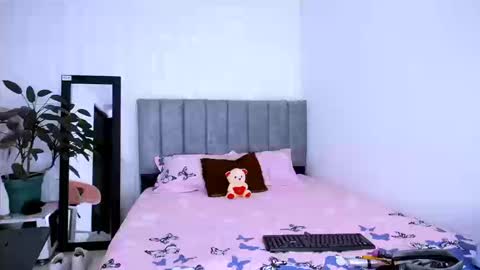 Snapshot of nataly_mcry chatting on 24, 9, 2025 NATALY online show from 24, 9, 2025