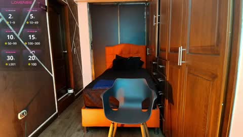 Natasha Mason online show from 28, 1, 2025