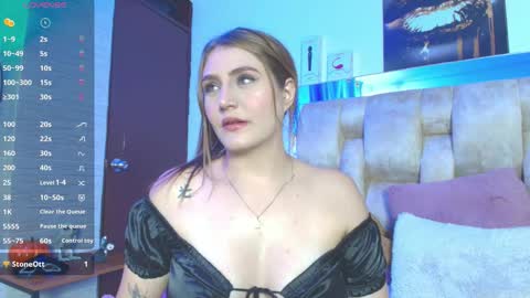 Snapshot of natasharobbins chatting on 17, 10, 2025 online show from 17, 10, 2025