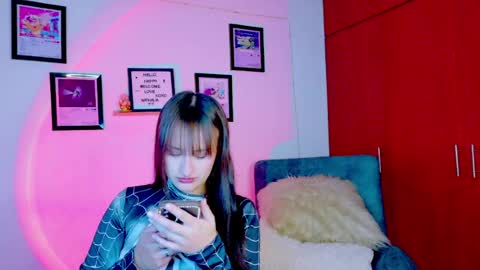 Nathalia Ramirez online show from 5, 7, 2026