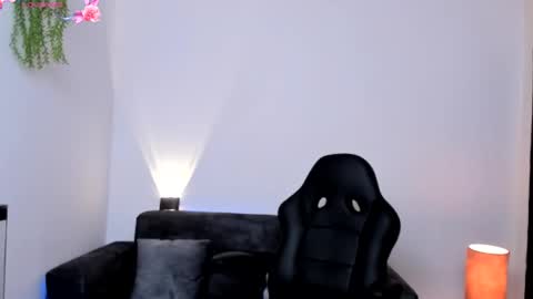 NATHALIE online show from 30, 1, 2025