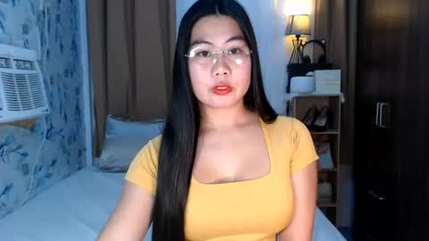 Snapshot of nathalie_hart chatting on 14, 7, 2026 Queen Marga online show from 14, 7, 2026