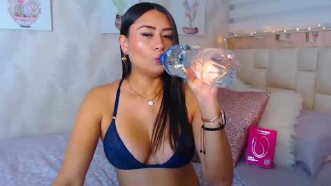 Nathalie Rose online show from 22, 11, 2025