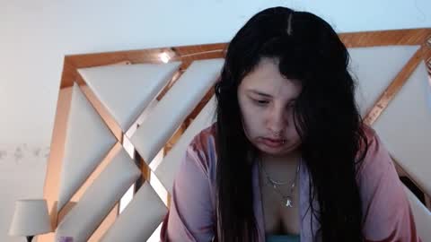 nathaly low online show from 25, 2, 2026