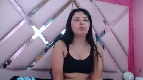 Snapshot of nathaly_sweet23 chatting on 24, 9, 2025 Nathaly sweet online show from 24, 9, 2025