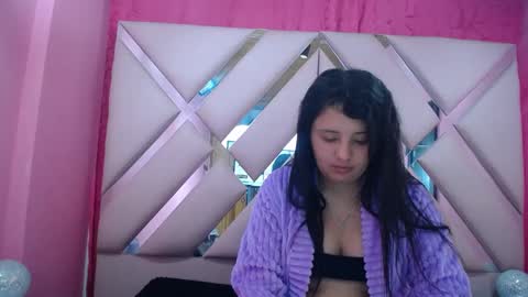 Snapshot of nathaly_sweet23 chatting on 19, 11, 2025 Nathaly sweet online show from 19, 11, 2025