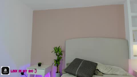 NATHALY  online show from 4, 4, 2026