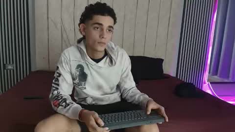 Snapshot of nathan_shimmer chatting on 8, 11, 2025 nathan_shimmer online show from 8, 11, 2025