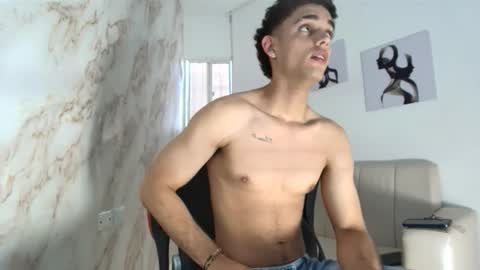 Snapshot of nathan_shimmer chatting on 4, 12, 2025 nathan_shimmer online show from 4, 12, 2025