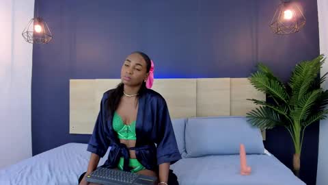 nathy_ross online show from 12, 2, 2025