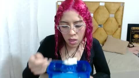 nathy_voyeur online show from 27, 3, 2026