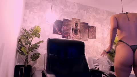 Snapshot of natt_collins chatting on 3, 12, 2025 Natalia online show from 3, 12, 2025