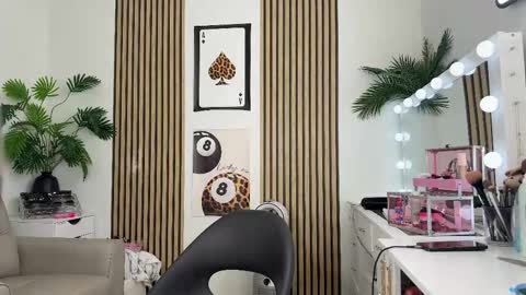 NATTY FIERROS online show from 10, 10, 2025