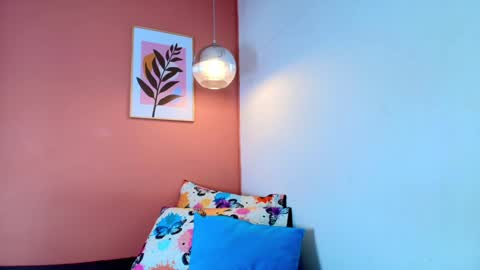 Gwen  online show from 14, 1, 2025