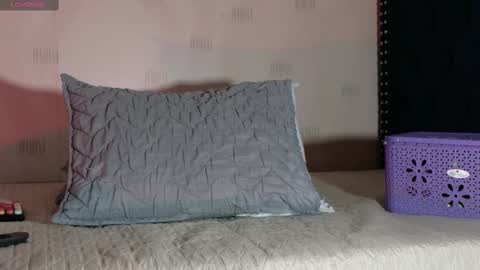 Gwen  online show from 2, 10, 2025