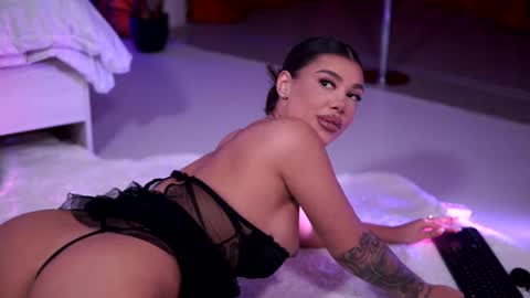 Snapshot of natydesiree chatting on 22, 12, 2025 Naty online show from 22, 12, 2025