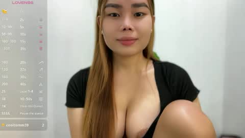 Snapshot of natzumiee_ chatting on 1, 3, 2026 Shuvee Keiko Half Japanese Half Pinay online show from 1, 3, 2026