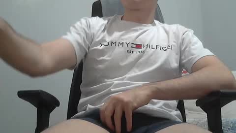 Snapshot of naughty_enzo chatting on 17, 2, 2025 Enzo online show from 17, 2, 2025