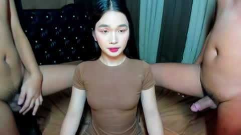 Snapshot of naughty_leigh chatting on 12, 6, 2026 LEIGH online show from 12, 6, 2026