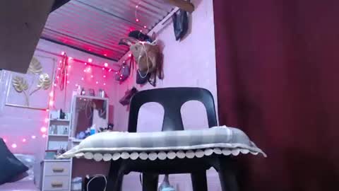 naughty_lorien143 online show from 18, 12, 2025