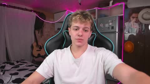 Snapshot of naughty_nik43 chatting on 8, 12, 2024 Nik online show from 8, 12, 2024