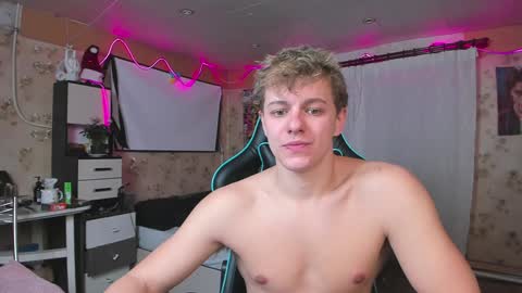Snapshot of naughty_nik43 chatting on 21, 12, 2024 Nik online show from 21, 12, 2024