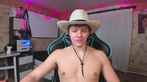 Snapshot of naughty_nik43 chatting on 21, 12, 2024 Nik online show from 21, 12, 2024