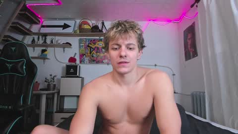 Snapshot of naughty_nik43 chatting on 10, 1, 2025 Nik online show from 10, 1, 2025