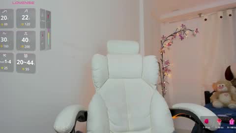 Snapshot of naughty_sexy_girl_1 chatting on 8, 3, 2026 Lau online show from 8, 3, 2026