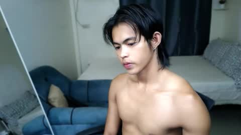 Snapshot of naughtyboylouie chatting on 4, 4, 2026 Loue online show from 4, 4, 2026